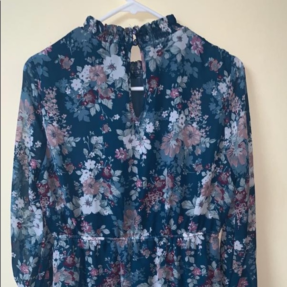 Women dress size large blue floral  long sleeve